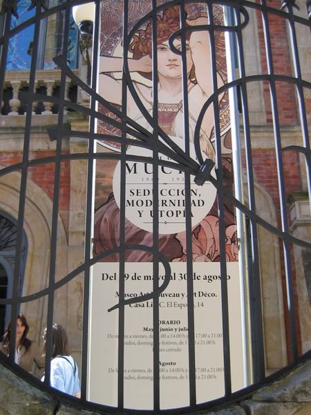 Exposición de la Fundación La Caixa 'Seducción, modernidad y utopía' de Alphonse Mucha en el Museo Casa Lis 01
 